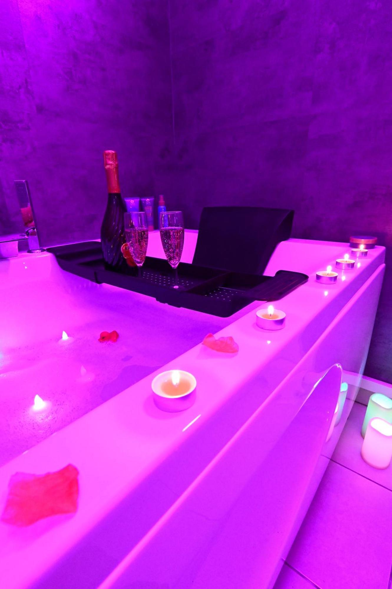 Love Room A Deux Pas De L'Ocean Avec Hammam, Sauna Et Bain A 2 :-) Biscarrosse Buitenkant foto