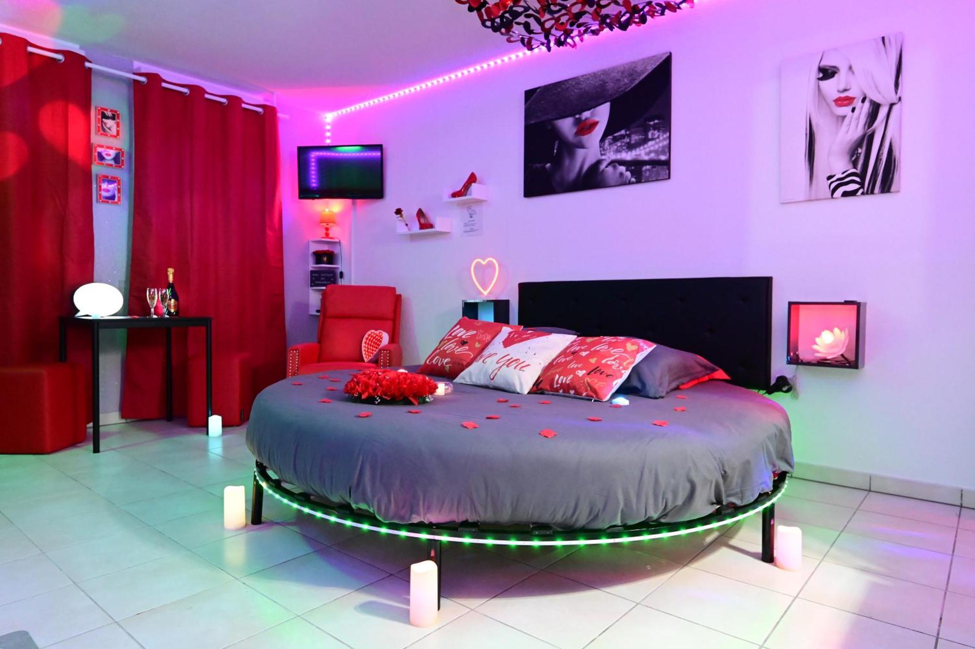 Love Room A Deux Pas De L'Ocean Avec Hammam, Sauna Et Bain A 2 :-) Biscarrosse Buitenkant foto