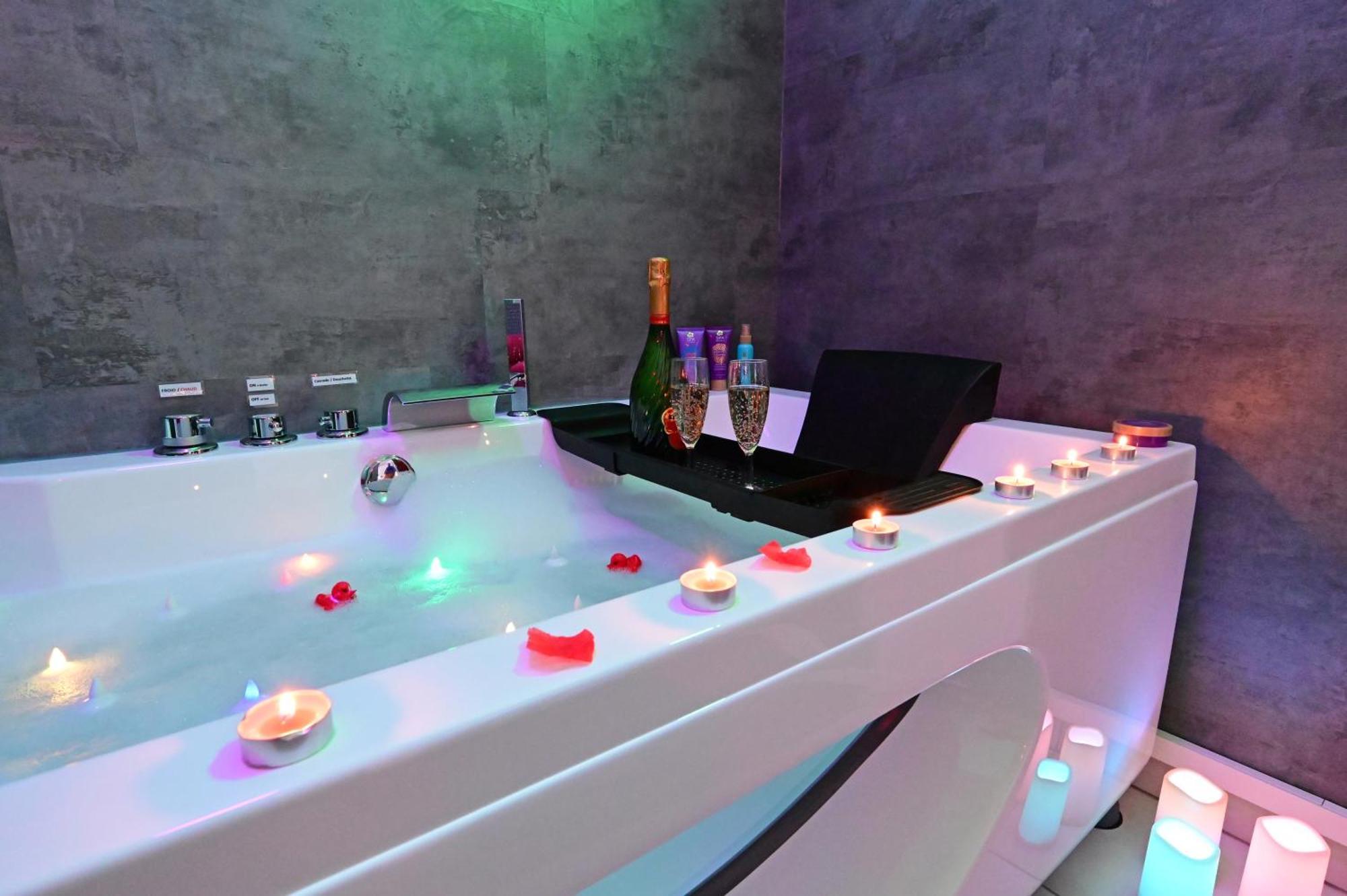 Love Room A Deux Pas De L'Ocean Avec Hammam, Sauna Et Bain A 2 :-) Biscarrosse Buitenkant foto
