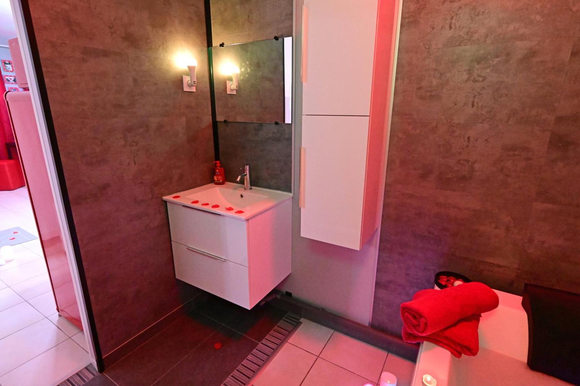 Love Room A Deux Pas De L'Ocean Avec Hammam, Sauna Et Bain A 2 :-) Biscarrosse Buitenkant foto