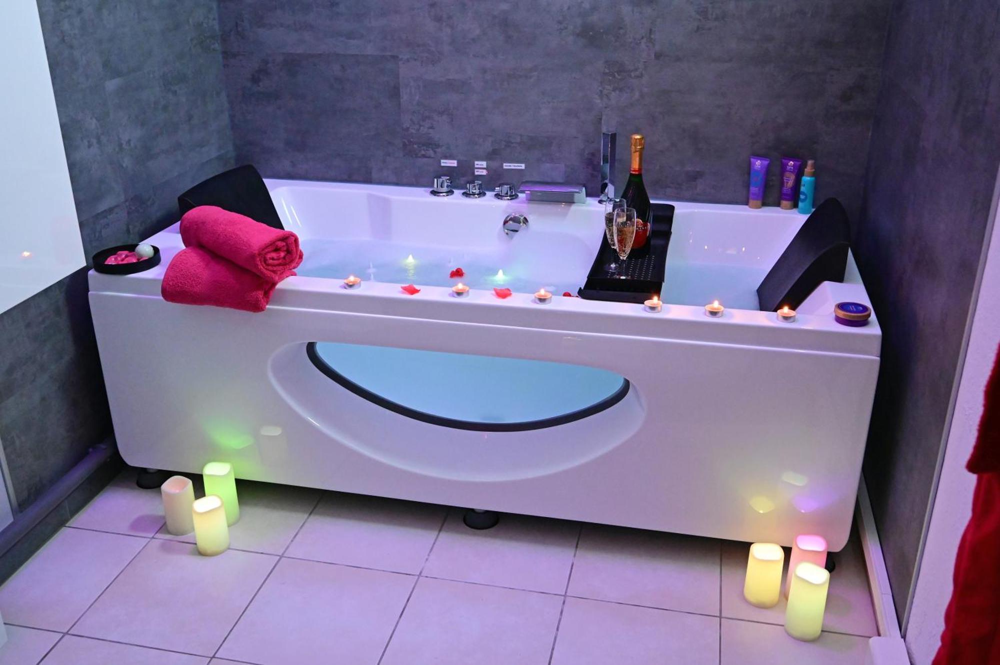 Love Room A Deux Pas De L'Ocean Avec Hammam, Sauna Et Bain A 2 :-) Biscarrosse Buitenkant foto
