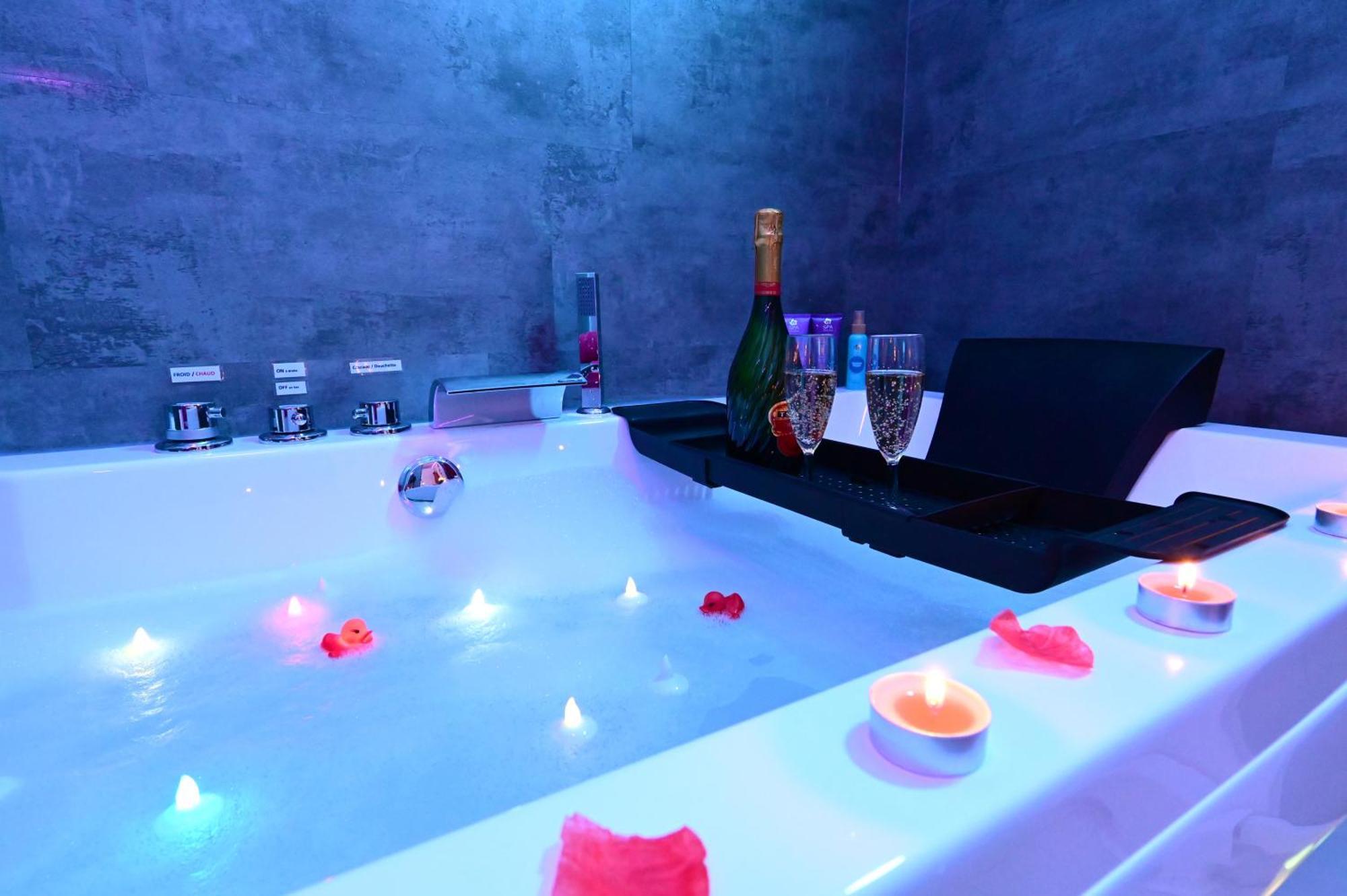 Love Room A Deux Pas De L'Ocean Avec Hammam, Sauna Et Bain A 2 :-) Biscarrosse Buitenkant foto
